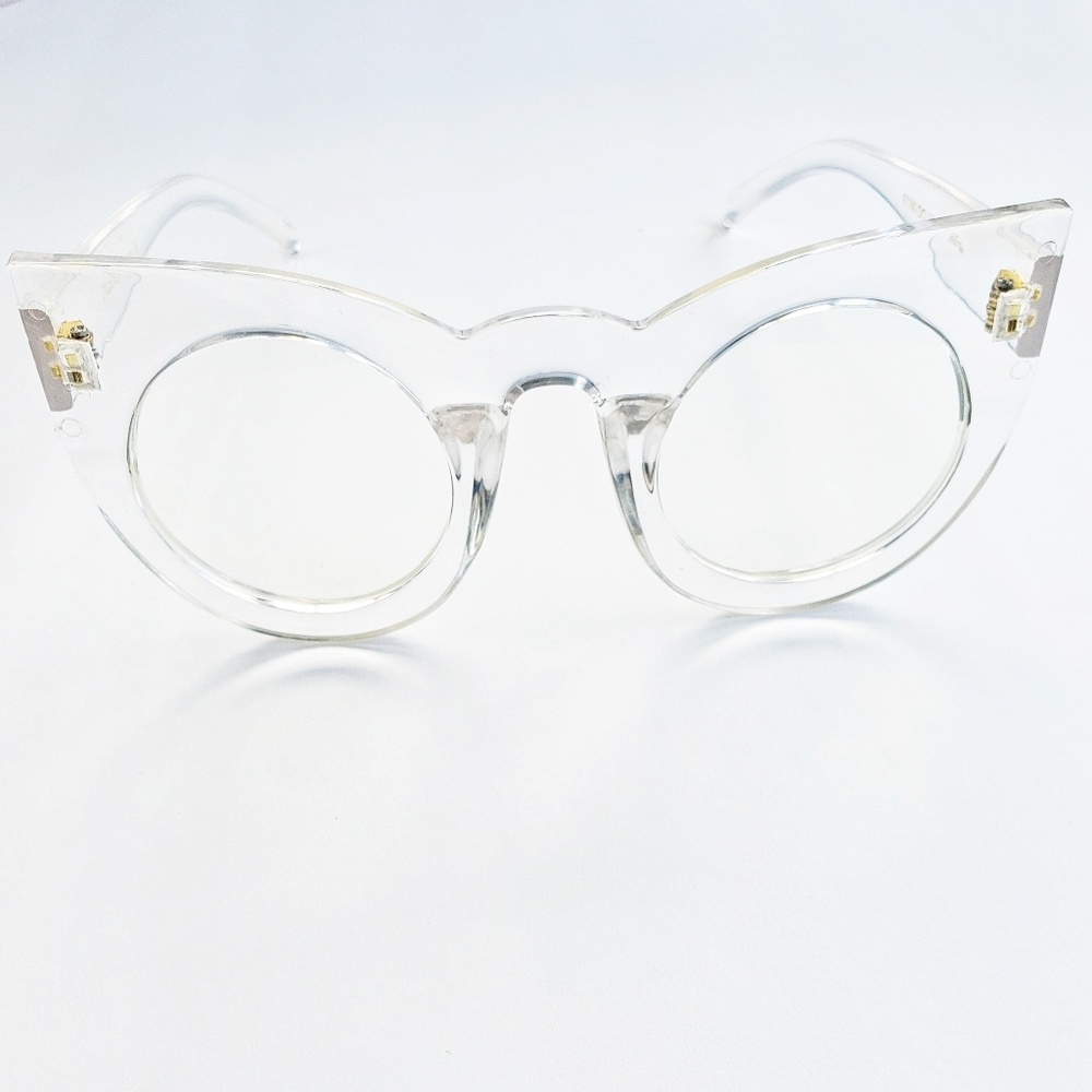Bold Cat Eye Style Fashion Eyewear